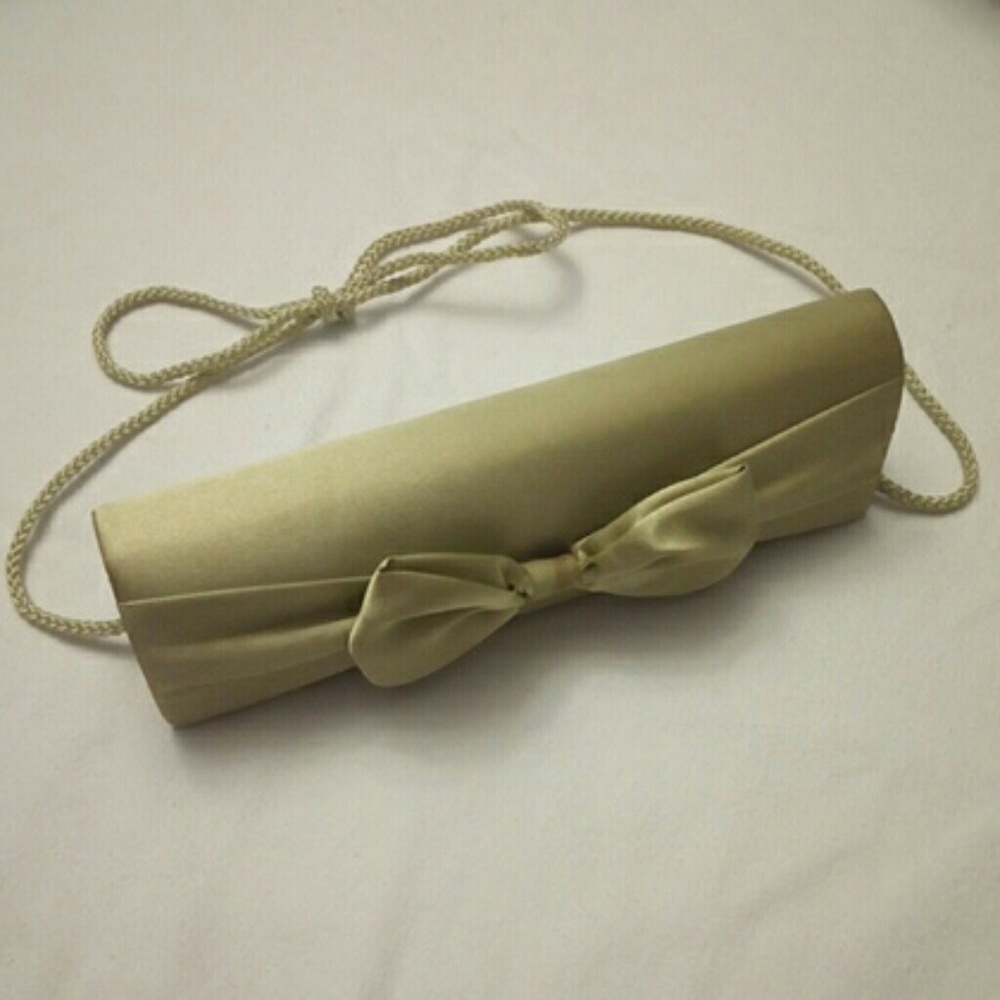 Super Cute Bow Clutch